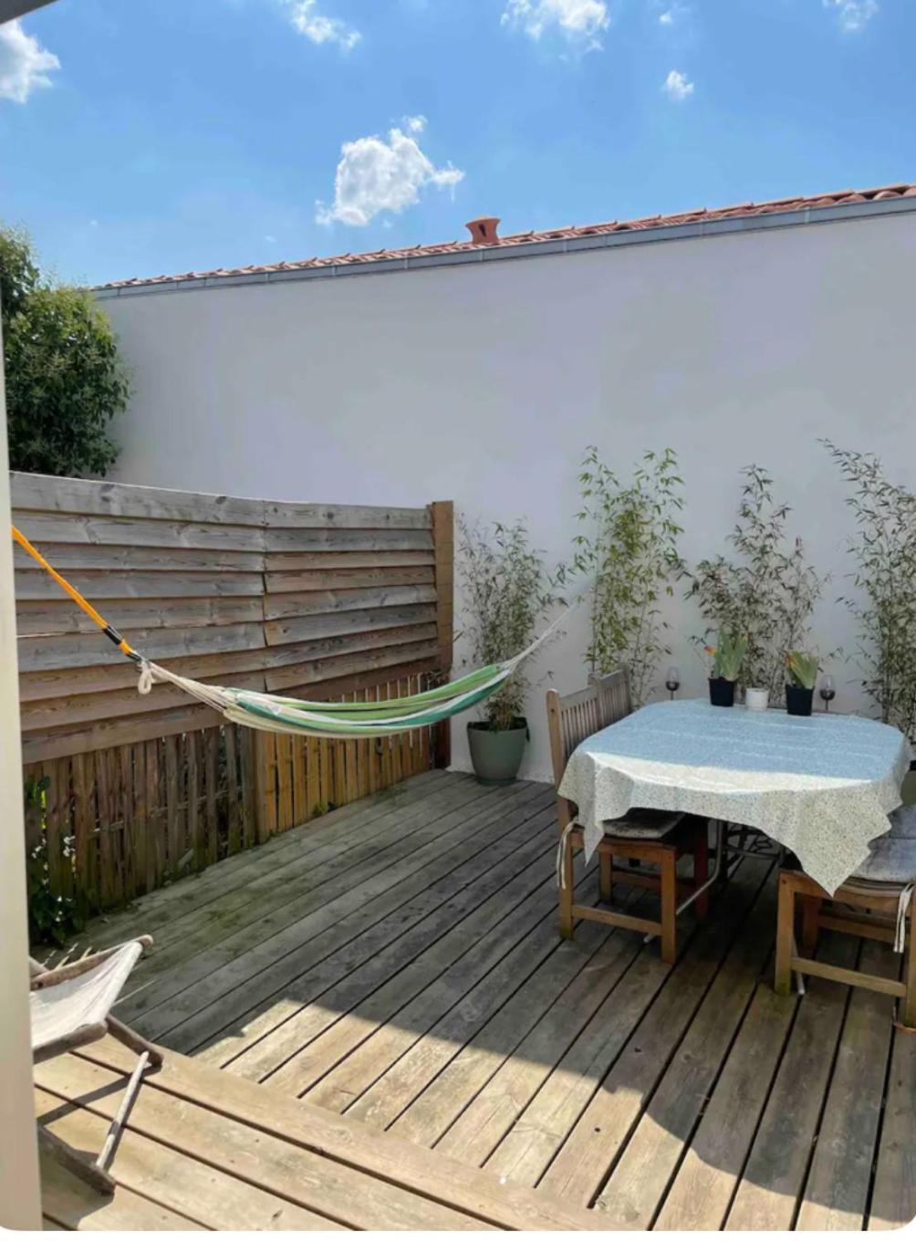 Charmante Maison De Ville Avec Terasse Intime La Rochelle  Esterno foto